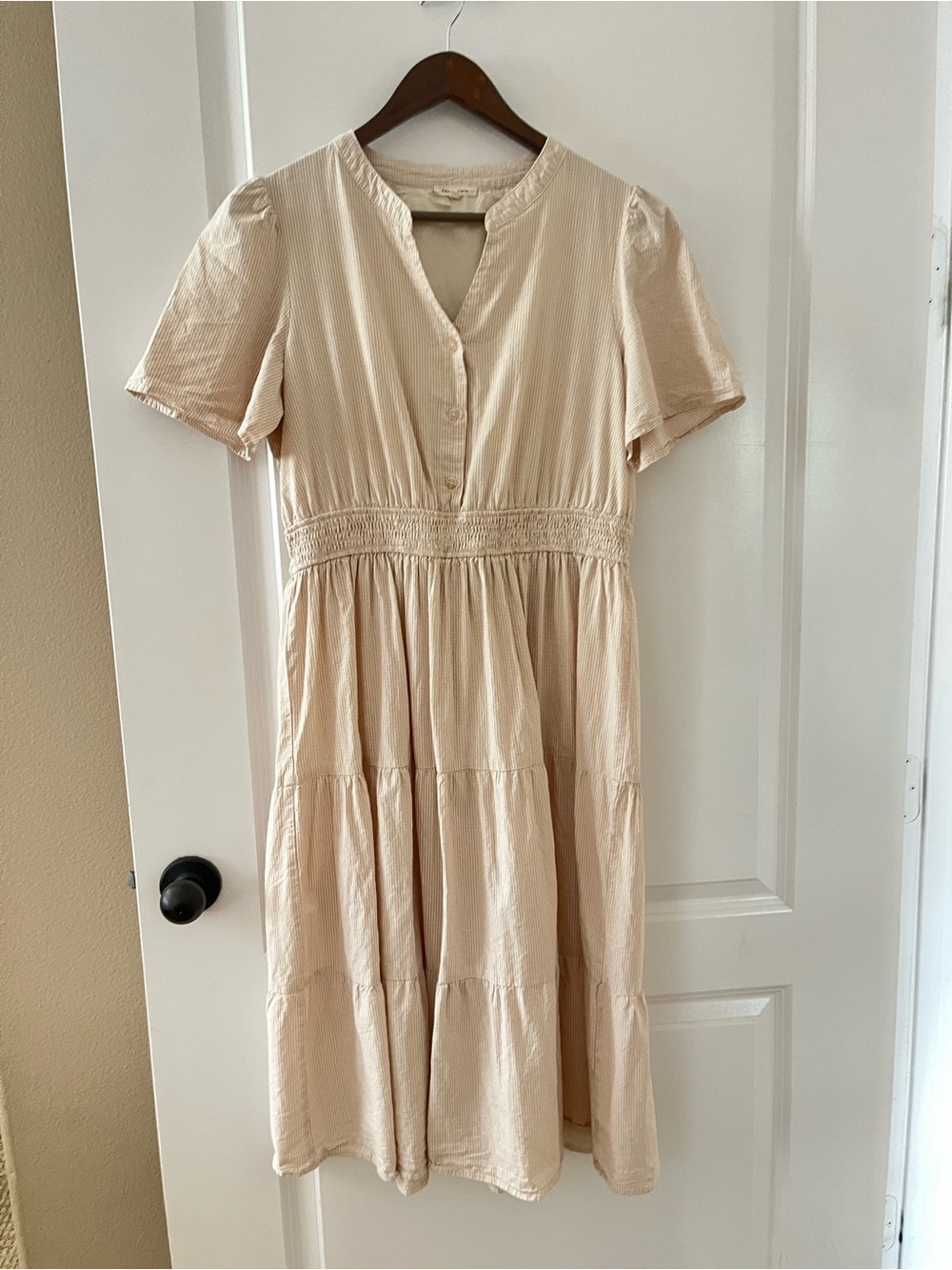 tea n rose Cream Short-Sleeve Tiered Midi Dress